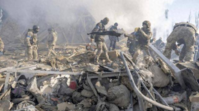 要停战了？泽连斯基火速发表全国讲话，乌克兰来到了最艰难的一天！