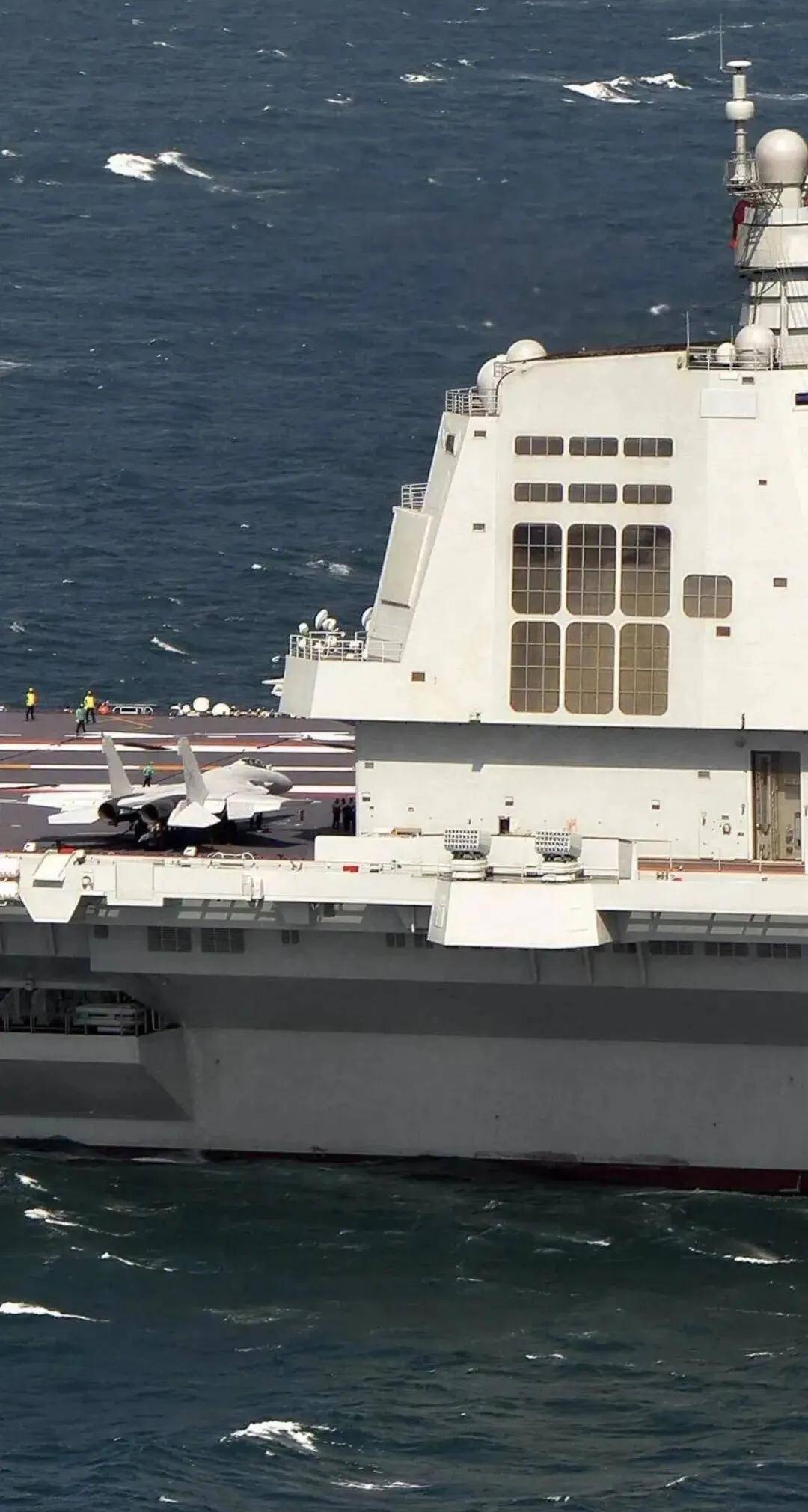 “福建”舰惊现神秘设备：堂堂航空母舰，安装鱼雷发射管想干啥？