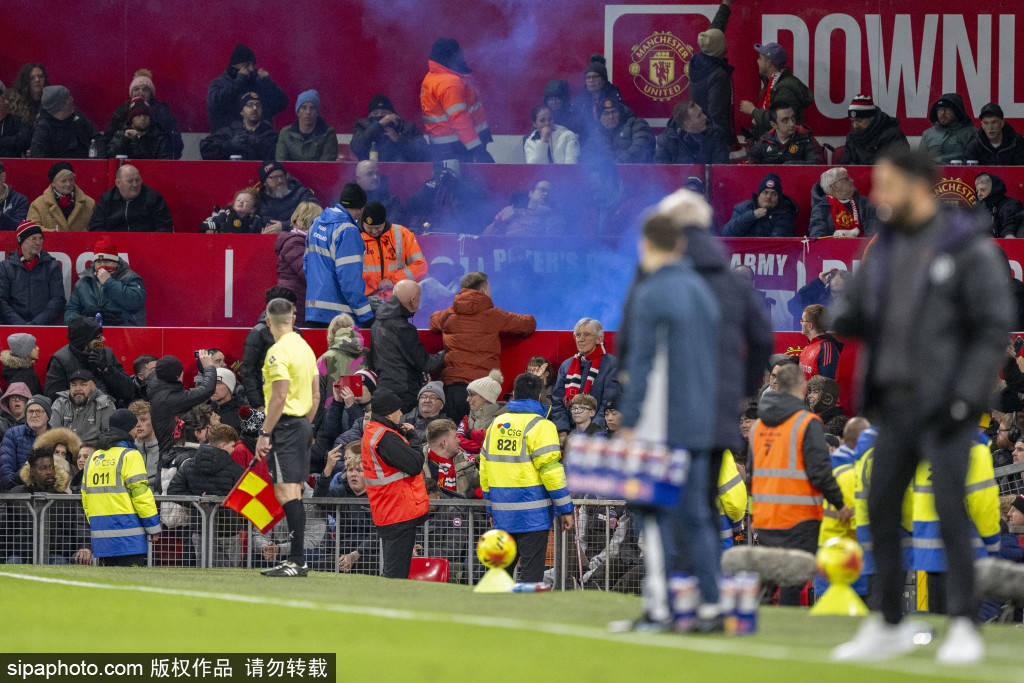 曼联输给埃弗顿：阿莫林的执教能力与阵容建设的挑战