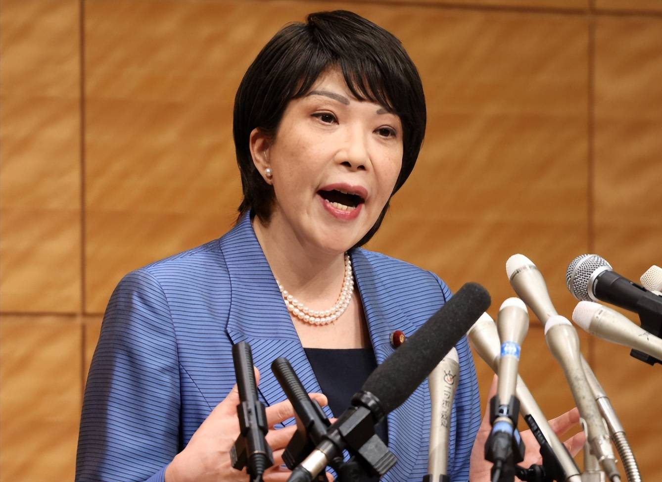 局势已恶化，日本的战争准备全面铺开？高市政府通知中国2个不变，对外释放信号非同寻常