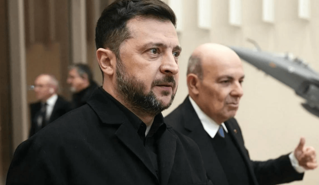 俄军宣布攻克红军城，大批乌军尸横遍野，普京亲自视察前线：乌军这是白白送死！