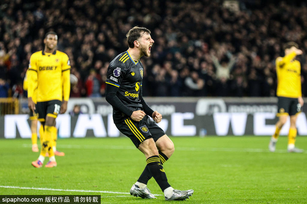 英超-B费双响姆贝莫破门芒特建功 曼联4-1狼队升至第六