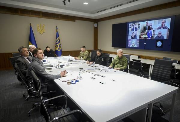 泽连斯基:特朗普让我们撤离乌东,他要建“自由经济区”