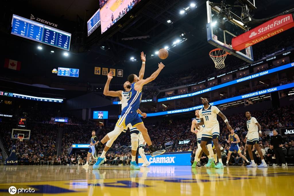 库里复出39分爱德华兹伤停 勇士惜败残阵森林狼