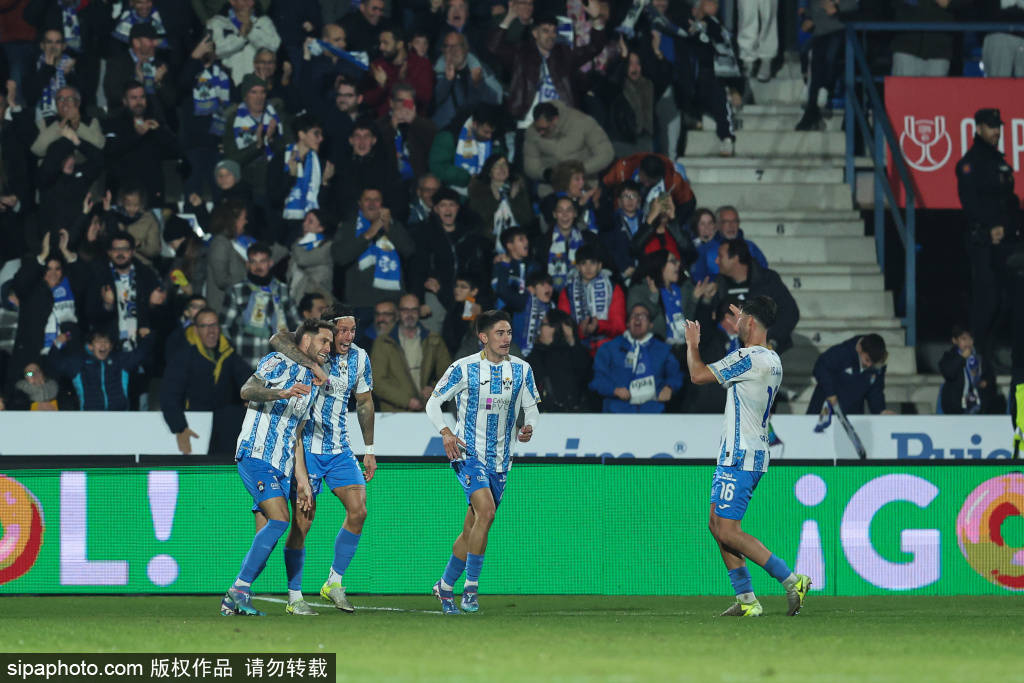 皇马2-0击退塞维利亚全场球员评分:贝林厄姆破门姆巴佩点射,库尔图瓦神扑救主