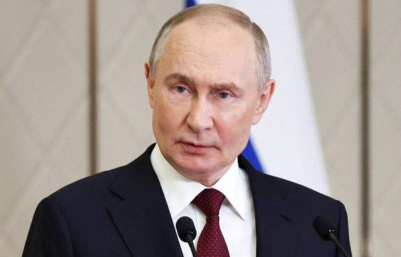 印度拒收俄罗斯原油后,多艘俄油轮在黄海排起长队,对中国赔钱清仓大甩卖?