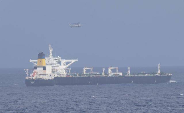 中国油轮被扣,特朗普宣布:船和油全都要!30万桶俄油顺利通关?