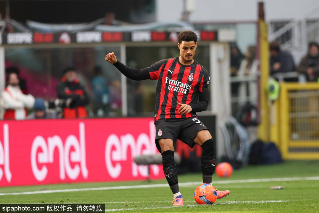 米兰争夺战:索萨或成未来左后卫新星,巴萨再遭失利!