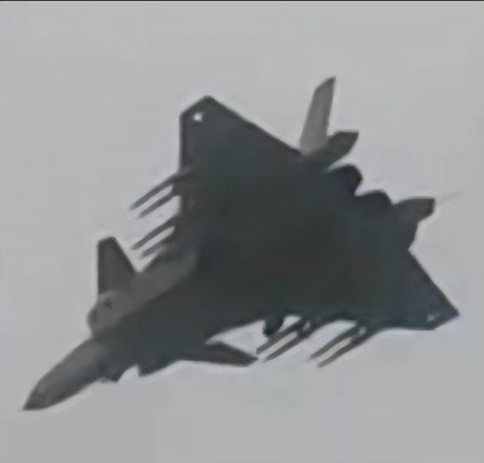 中国解放军释重磅信号!歼20首次亮剑台海,将打瘫台军海马斯远火