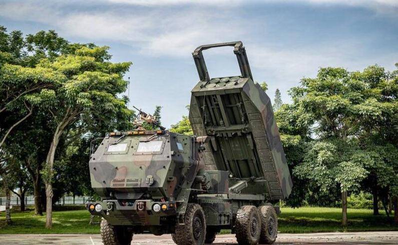 中国解放军释重磅信号!歼20首次亮剑台海,将打瘫台军海马斯远火