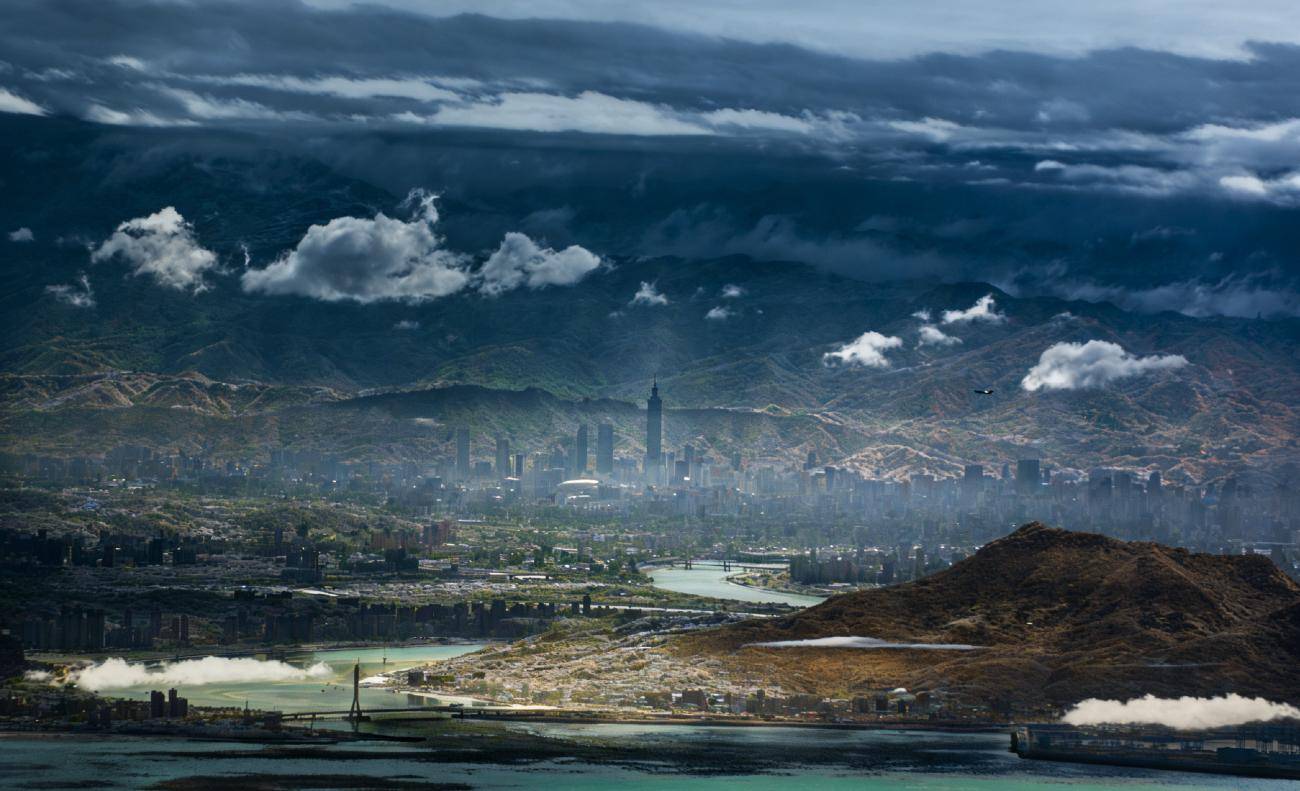 解放军无人机飞临淡水河口,战时将监控台北,封住赖清德逃跑要道