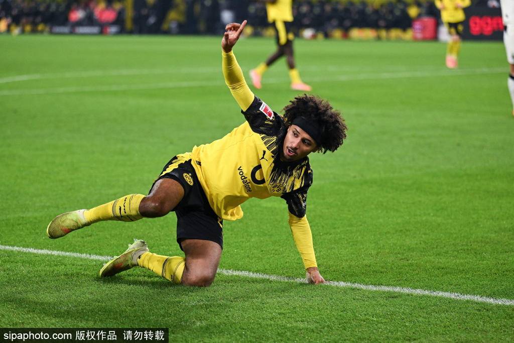 德国杯决赛：樊振东3-0完胜奥恰洛夫，萨尔布吕肯大比分1-0领先背后的故事与战术分析