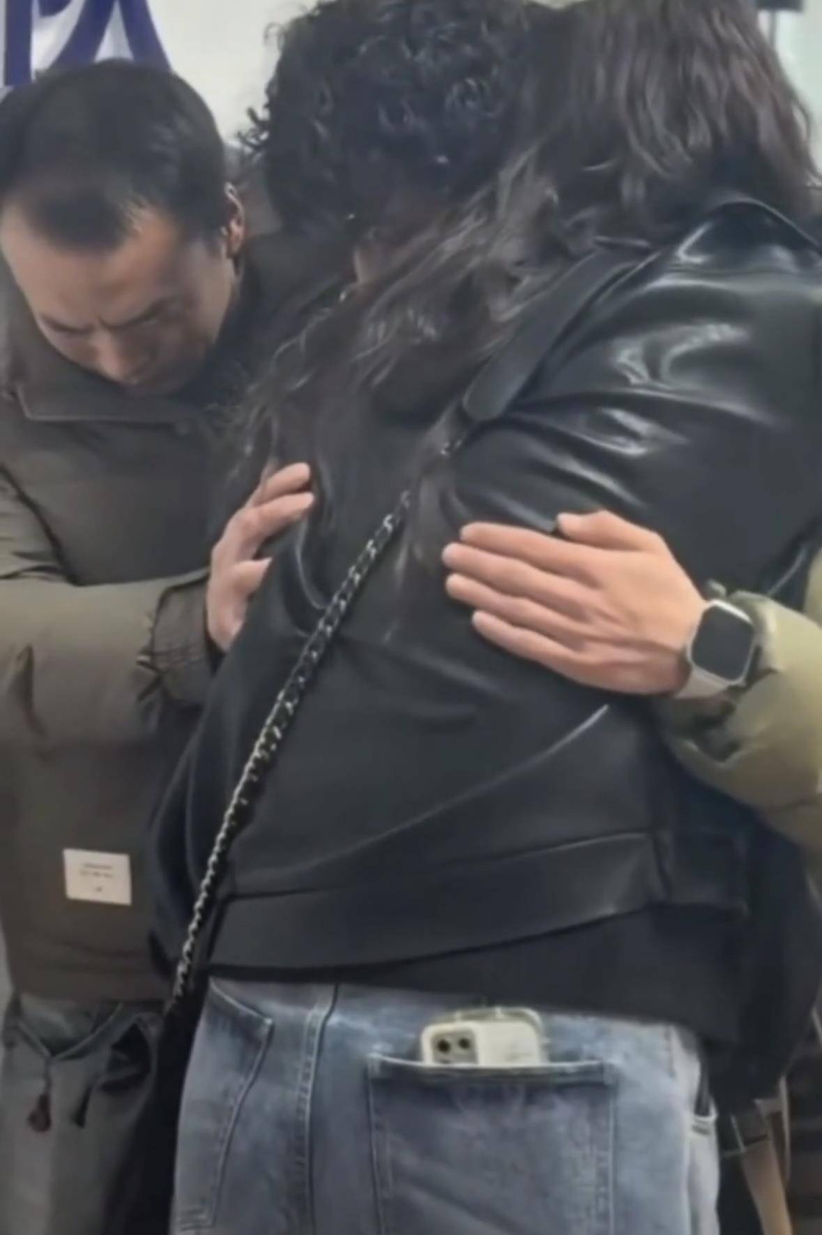 被拐17年的马仔昊认亲成功!母亲泣不成声拉住手“再也不放开了”,杜小华:替他们开心,相信“小米奇”也一定能找到