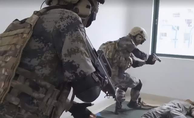 正视差距！中国想复刻美国特种兵“斩首”某岛还缺什么？