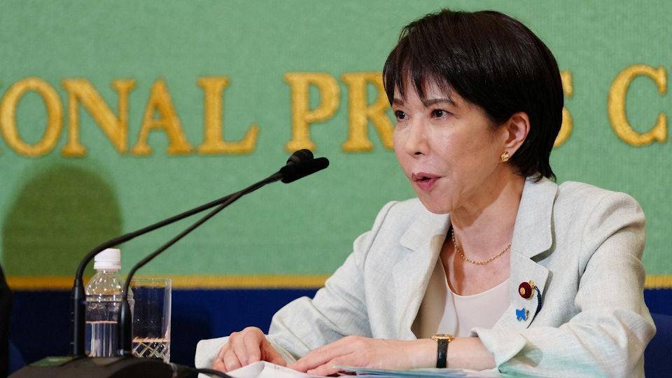 中方禁令刚落下，不到24小时，高市早苗要求撤回制裁，这次真被打到“痛处”了！