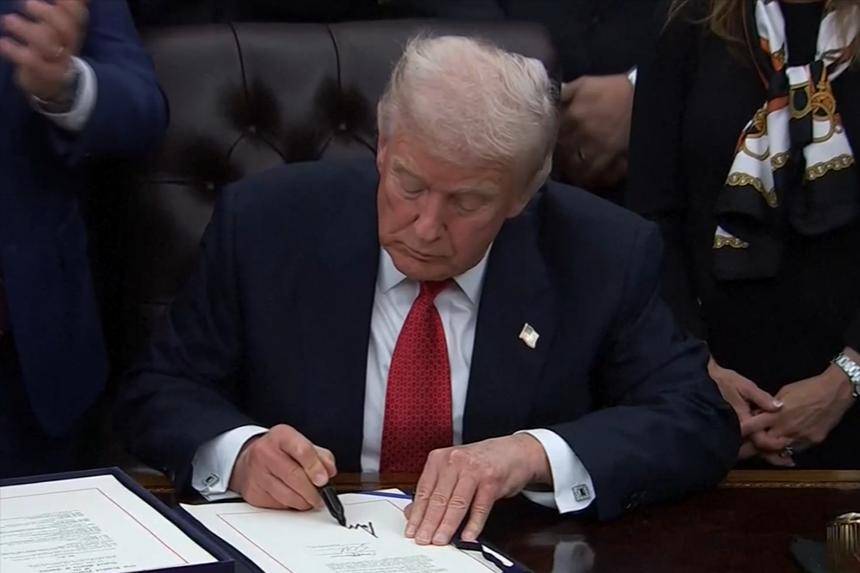 52票赞成47票反对!美国投票结果公布,共和党五人反水,特朗普痛骂“叛徒”!