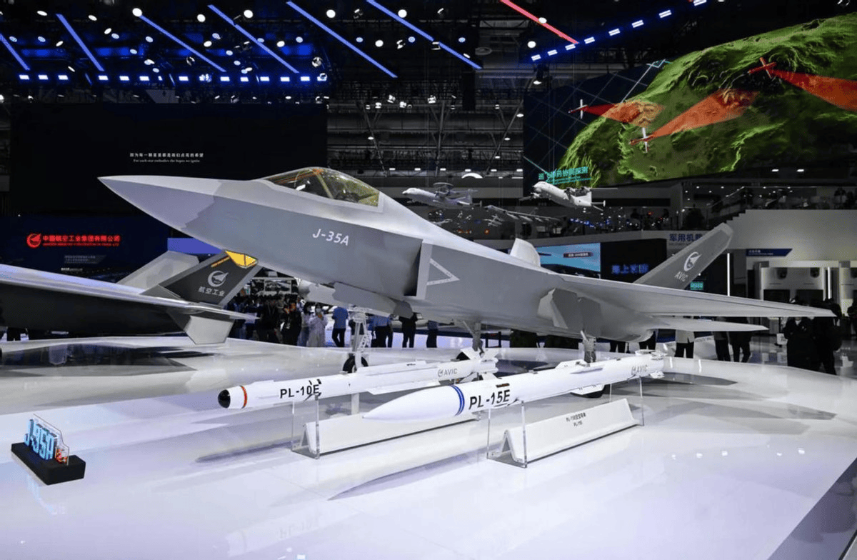 外网再次哗然，中东土豪敲定 40 亿美元订单：采购枭龙战机及霹雳 15