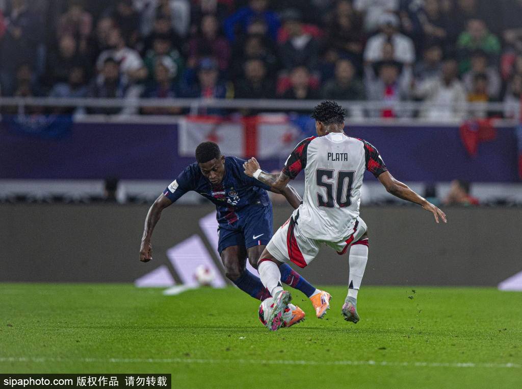 门神!李昊2分钟内连续扑出澳大利亚两次打门,展现超凡反应能力与毅力