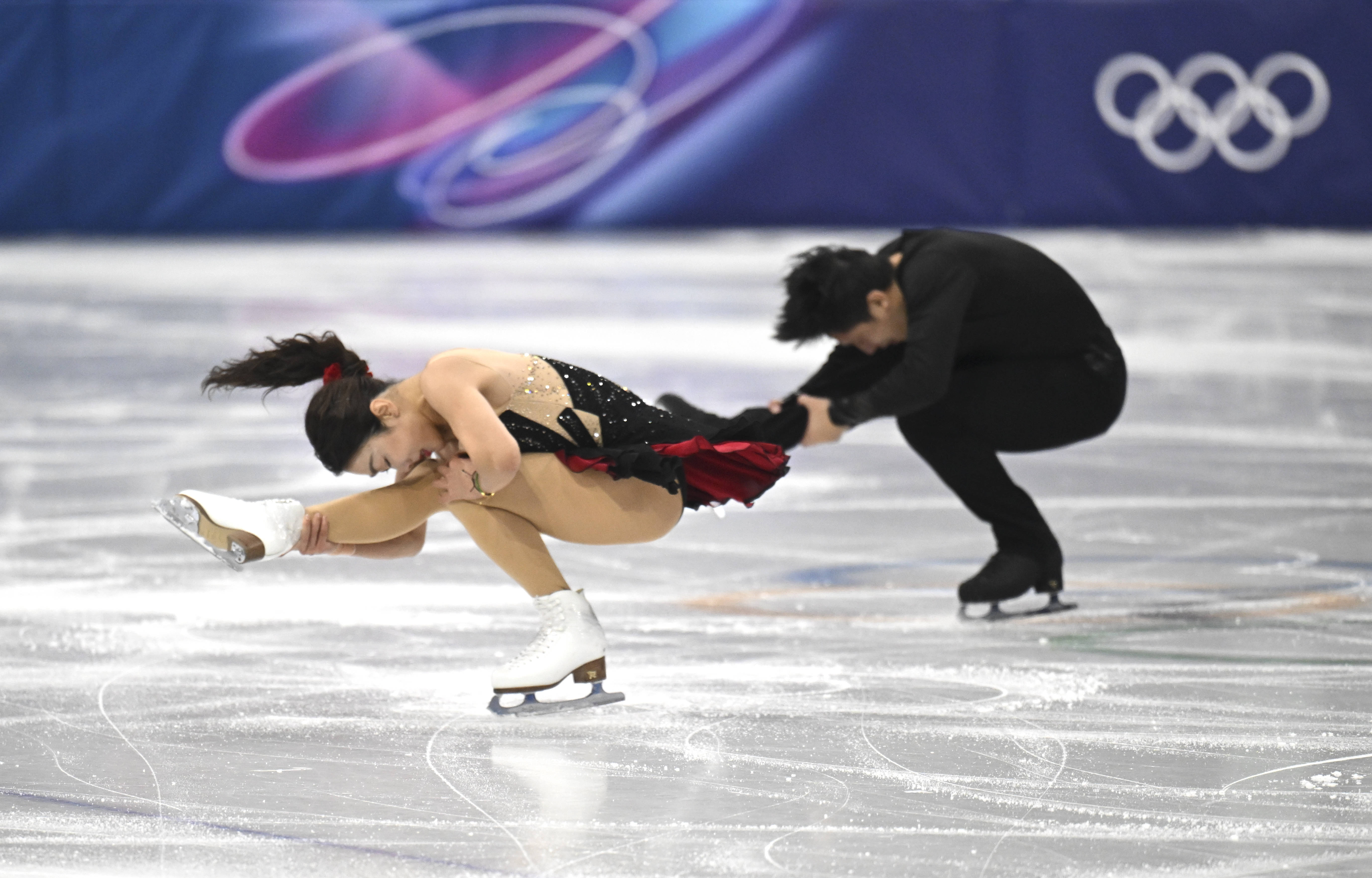 冬奥会花滑团体双人短节目:隋文静/韩聪失误仅列第六