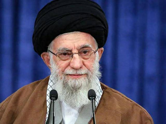 美国箭在弦上，战争威胁全面发起，伊朗外长：不接受、不畏惧