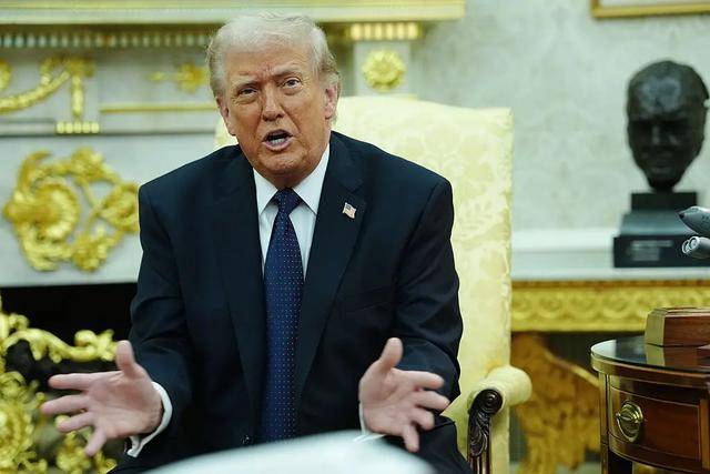 哈梅内伊之子将接任最高领袖？特朗普：我们定好的人选都被炸死了