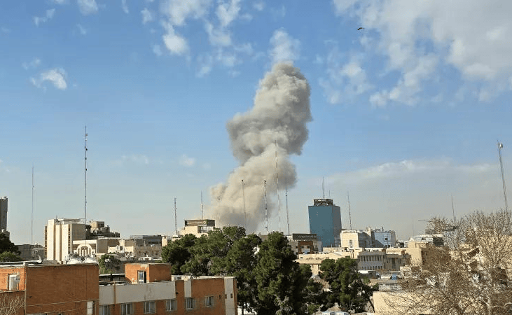 被打懵了！伊朗没料到美以这轮空袭来的这么快，打的S300措手不及