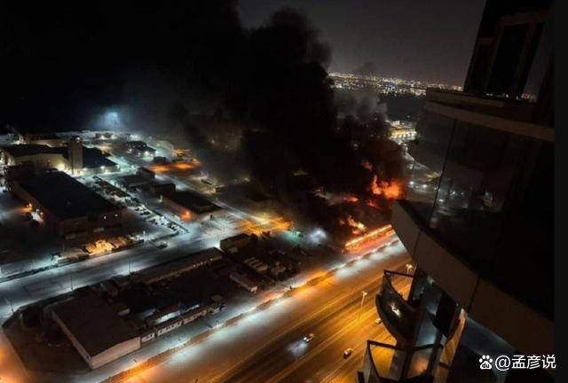 特朗普天塌了，伊朗导弹带拐弯，炸毁3艘油轮，直接轰塌美大使馆