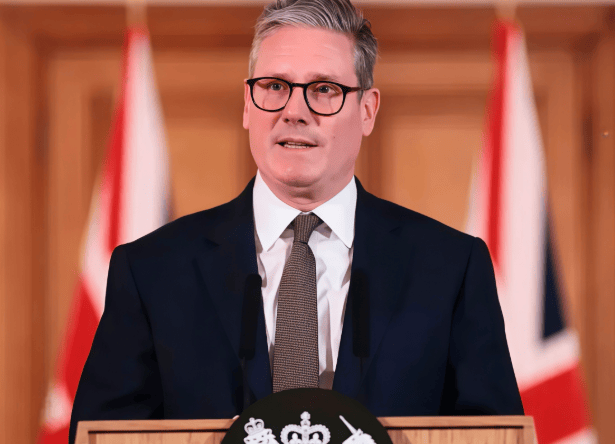 风向变了！全球同时收到消息，美国人宣布：特朗普“帮了中国大忙”