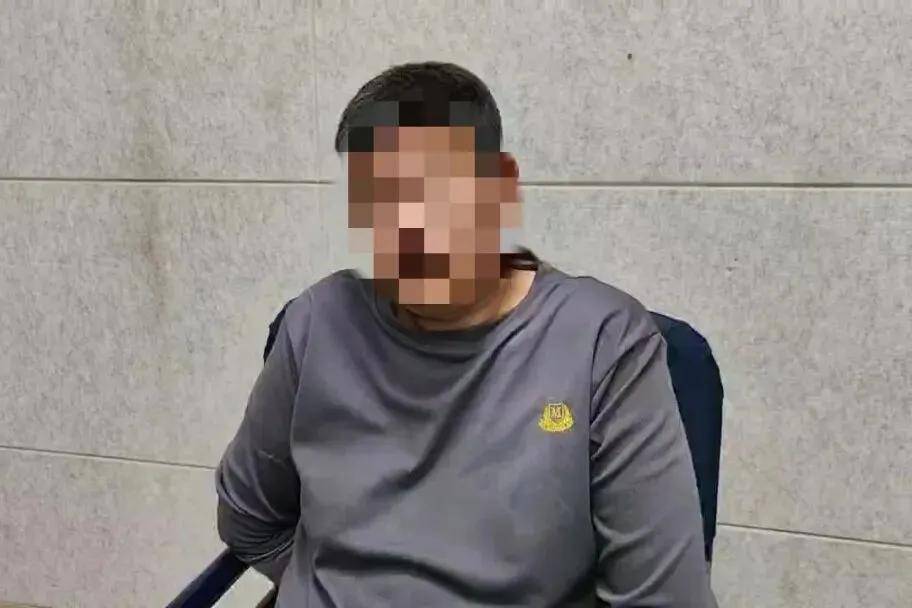 成都多名摊贩报警：摆摊用桌椅等多次被偷；2名嫌犯落网，竟也是摊主，因自家摆摊物品曾被盗，企图通过盗窃他人财物“弥补”损失