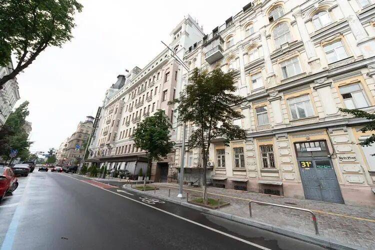 炸死北约大人物?俄军发动2026年最猛空袭,基辅五星酒店陷入火海