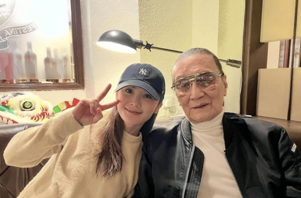 成龙、张柏芝、蔡卓妍、舒淇、陈妍希、莫文蔚、霍汶希、严屹宽、此沙等艺人悼念谢贤