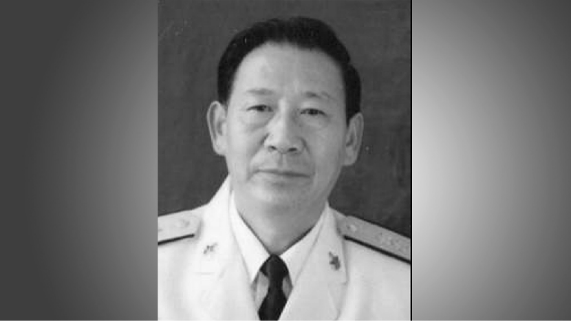 北海舰队原政委陈先锋海军中将在青岛逝世，享年85岁，曾把镌刻着“南沙是我国土，神圣不容侵犯”和“保卫南沙”主权碑送上永暑礁
