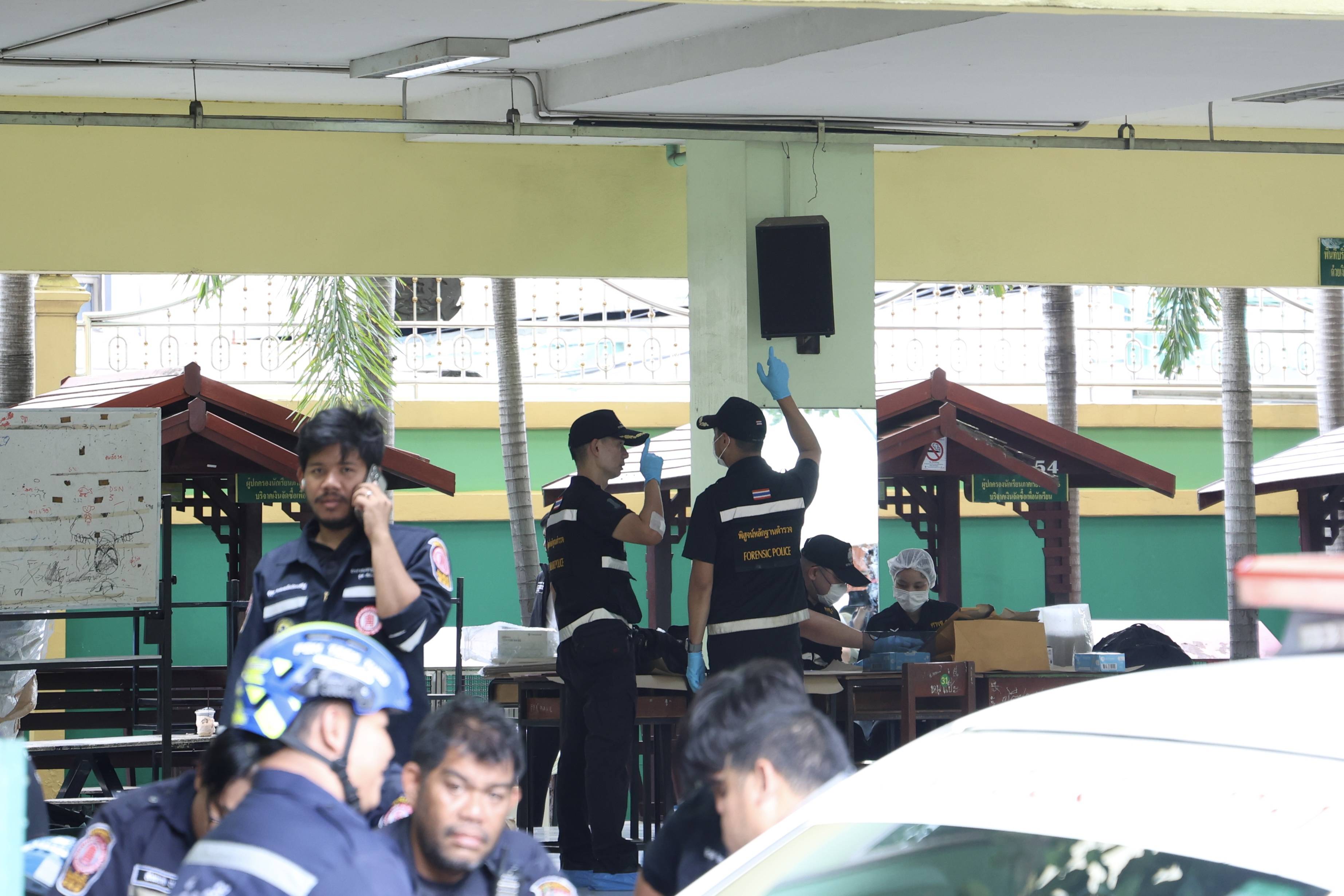 泰国校园枪击案造成8人死亡