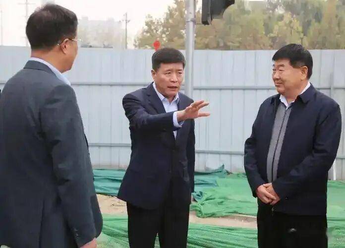 河南省许昌市委原书记史根治,被确认开除党籍;22岁当镇长,曾罕见“路边接访”;长期任职河南,曾任周口市副市长、商丘市常务副市长等职