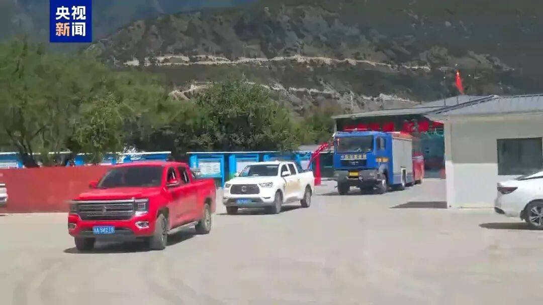 日喀则市启动自然灾害救助一级应急响应,尼泊尔当地已有16人死亡384名游客失联,西藏军区派出应急救援兵力,持续关注→