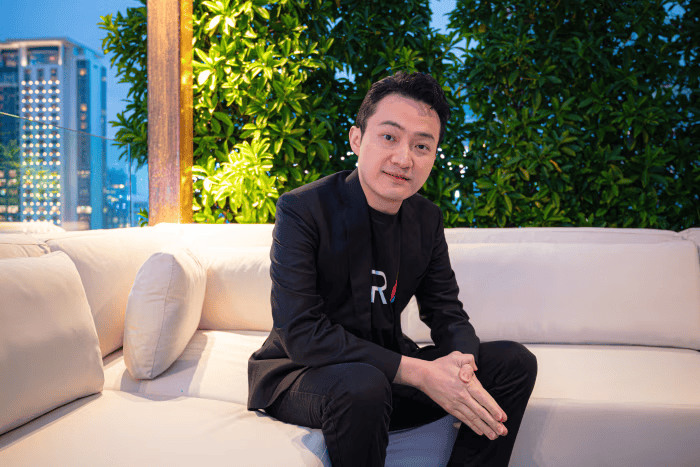 胡锡进:币圈大鳄“毁容”景甜,丝滑小作文藏满毒箭