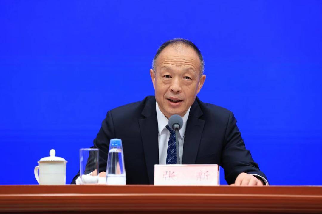 新当选的中国羽协主席张新是谁？