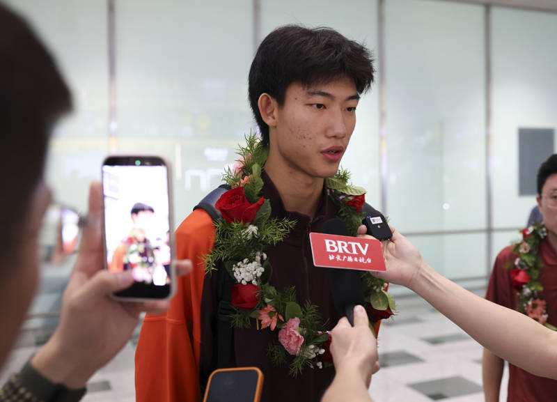 观察：17岁高中生入选中国男子成年国家队，是天赋异禀还是拔苗助长？
