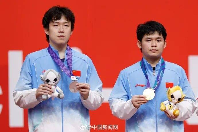 林诗栋回应击败王楚钦夺金:“头哥参加了男团和混双,受伤病困扰,有一些疲惫”