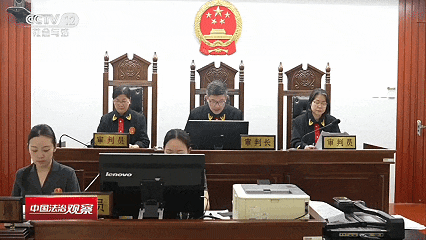 老人卖房替儿还贷百万元，儿子儿媳拿钱后与他断绝来往，老人起诉要钱，儿媳称微信说过“感谢爸爸鼎力相助”，足以说明钱是赠与；法院说法