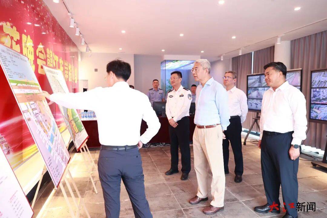 江西省委书记:南昌烟花晚会观看人员众多、社会关注度高,要始终绷紧安全这根弦,严阵以待、决不松懈,保持如履薄冰、如临深渊的高度警觉