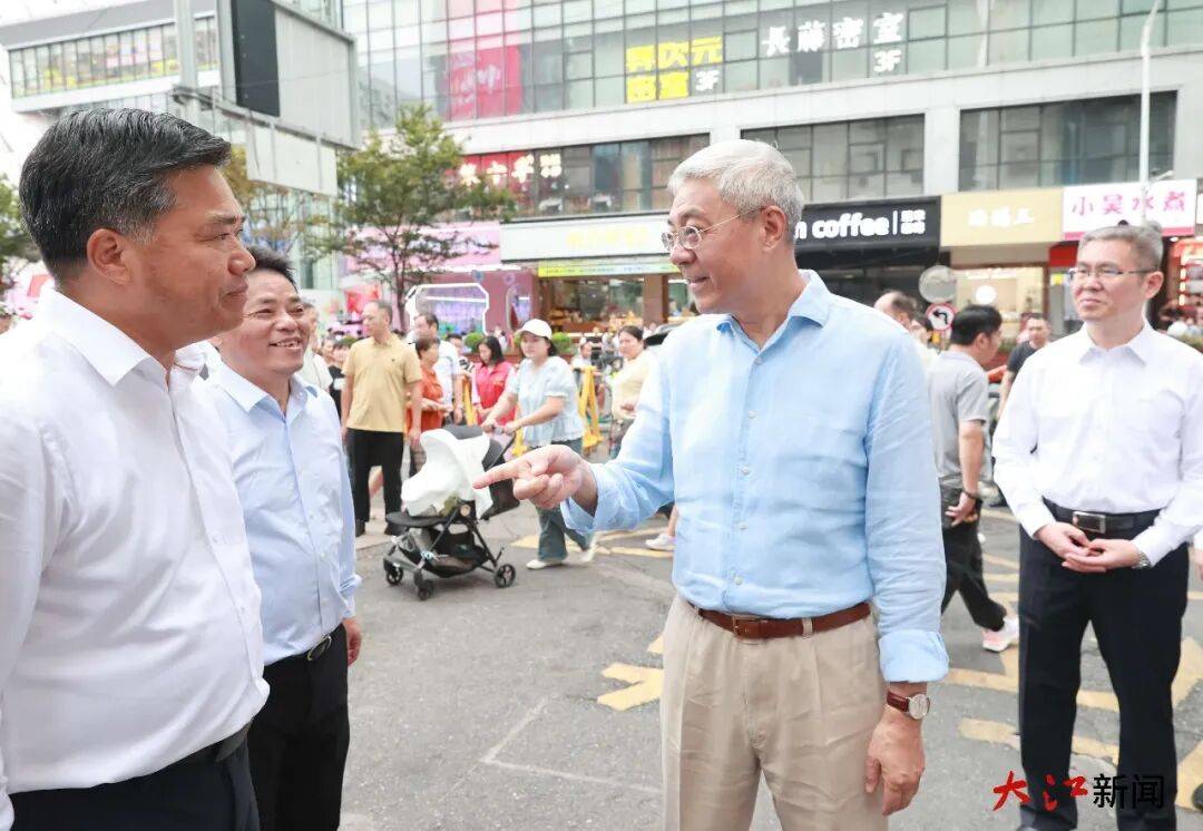 江西省委书记:南昌烟花晚会观看人员众多、社会关注度高,要始终绷紧安全这根弦,严阵以待、决不松懈,保持如履薄冰、如临深渊的高度警觉