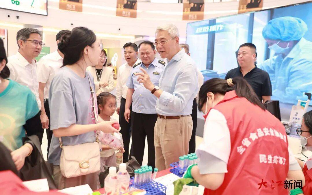 江西省委书记:南昌烟花晚会观看人员众多、社会关注度高,要始终绷紧安全这根弦,严阵以待、决不松懈,保持如履薄冰、如临深渊的高度警觉