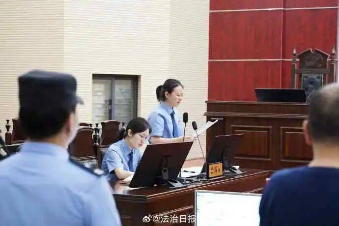 丈夫患癌离世后，妻子翻看手机才发现，丈夫竟被骗子“朋友”诈骗几十万！法院：从重处罚