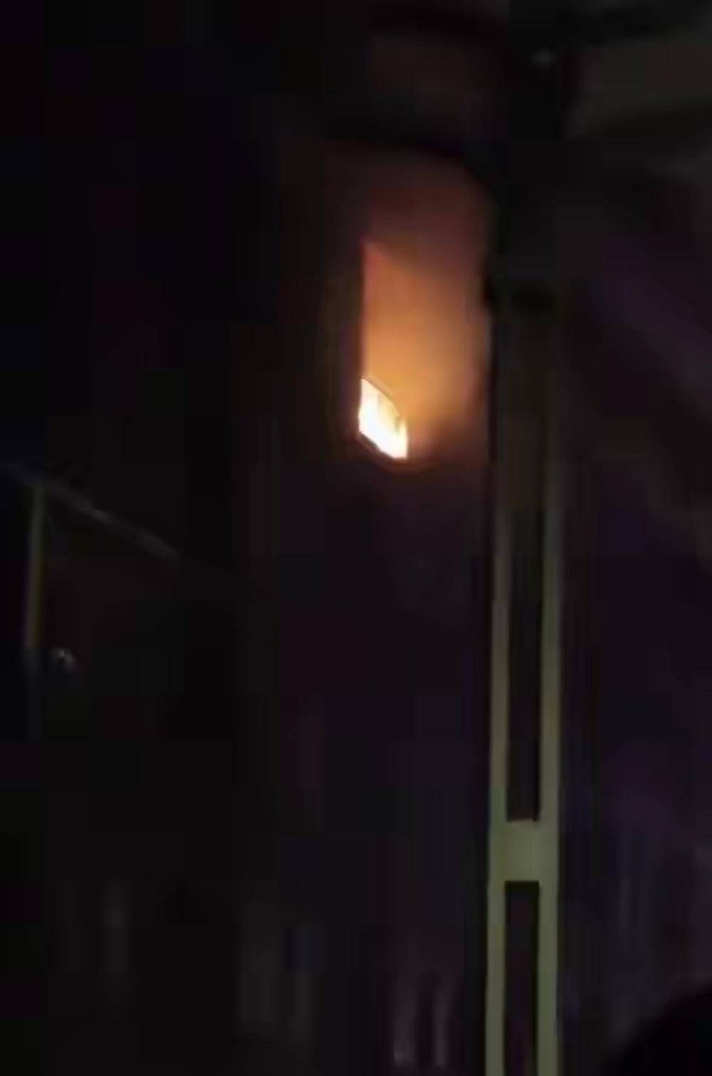 湖南长沙一高中宿舍夜间失火,应急部门:过火面积不大,无人员伤亡